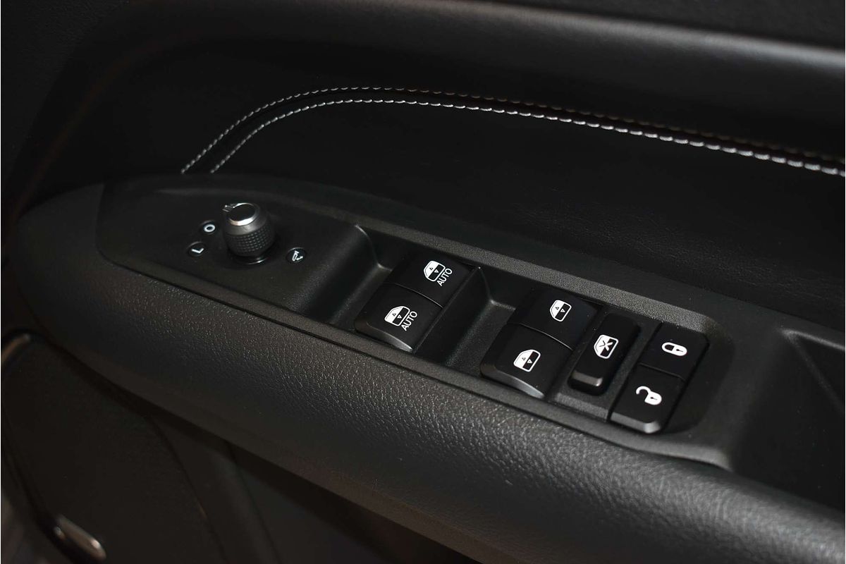 2023 Jeep Compass S-Limited M6