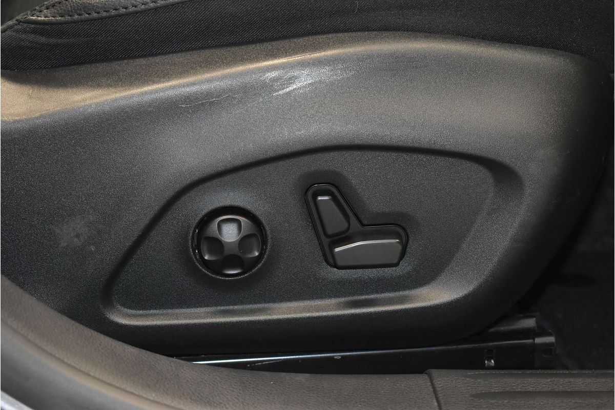 2023 Jeep Compass S-Limited M6