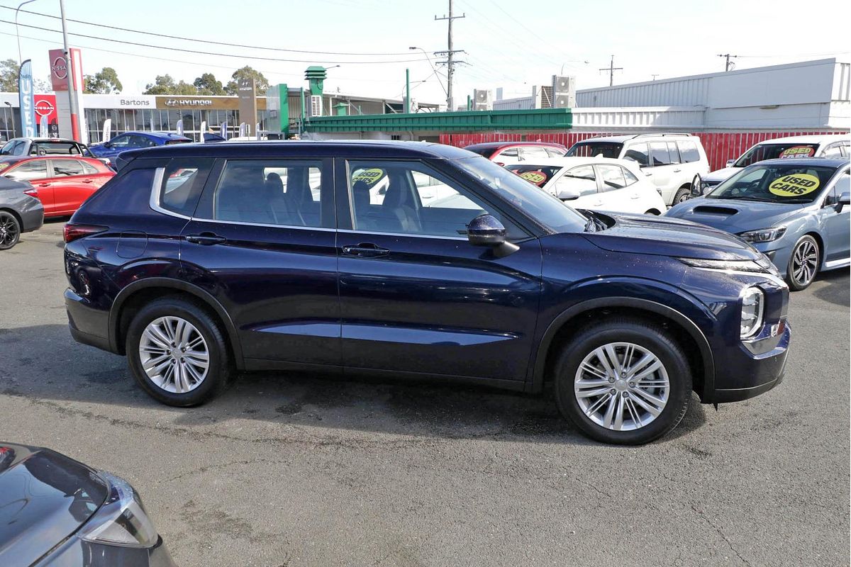 2023 Mitsubishi Outlander ES ZM