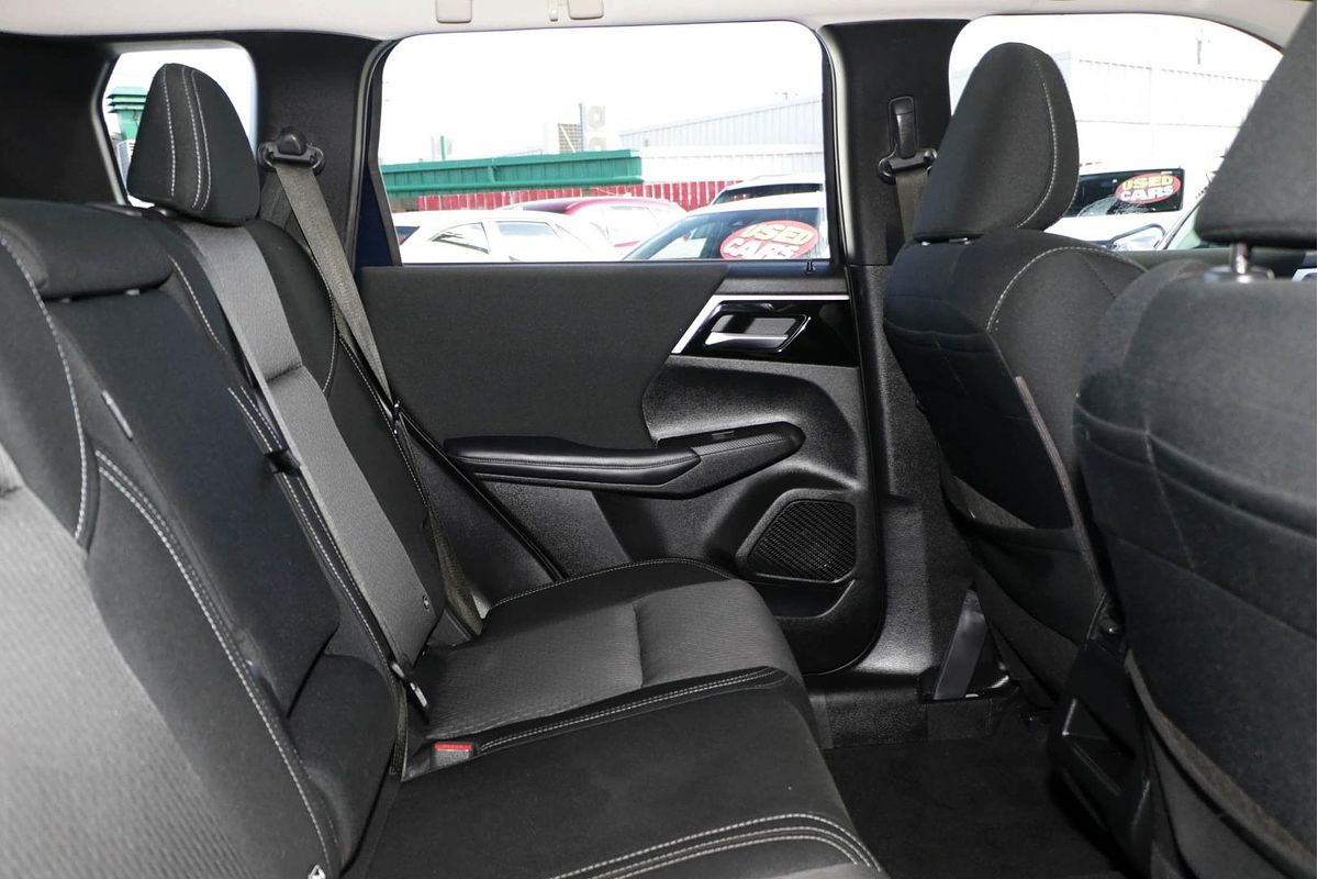 2023 Mitsubishi Outlander ES ZM