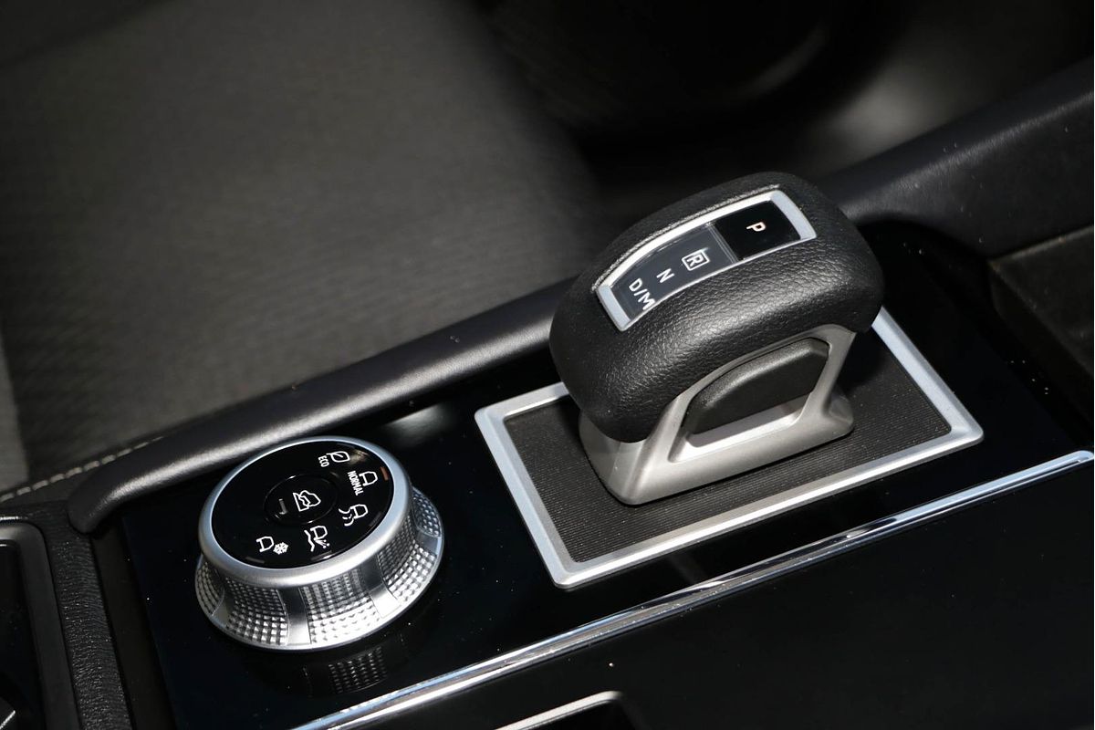 2023 Mitsubishi Outlander ES ZM