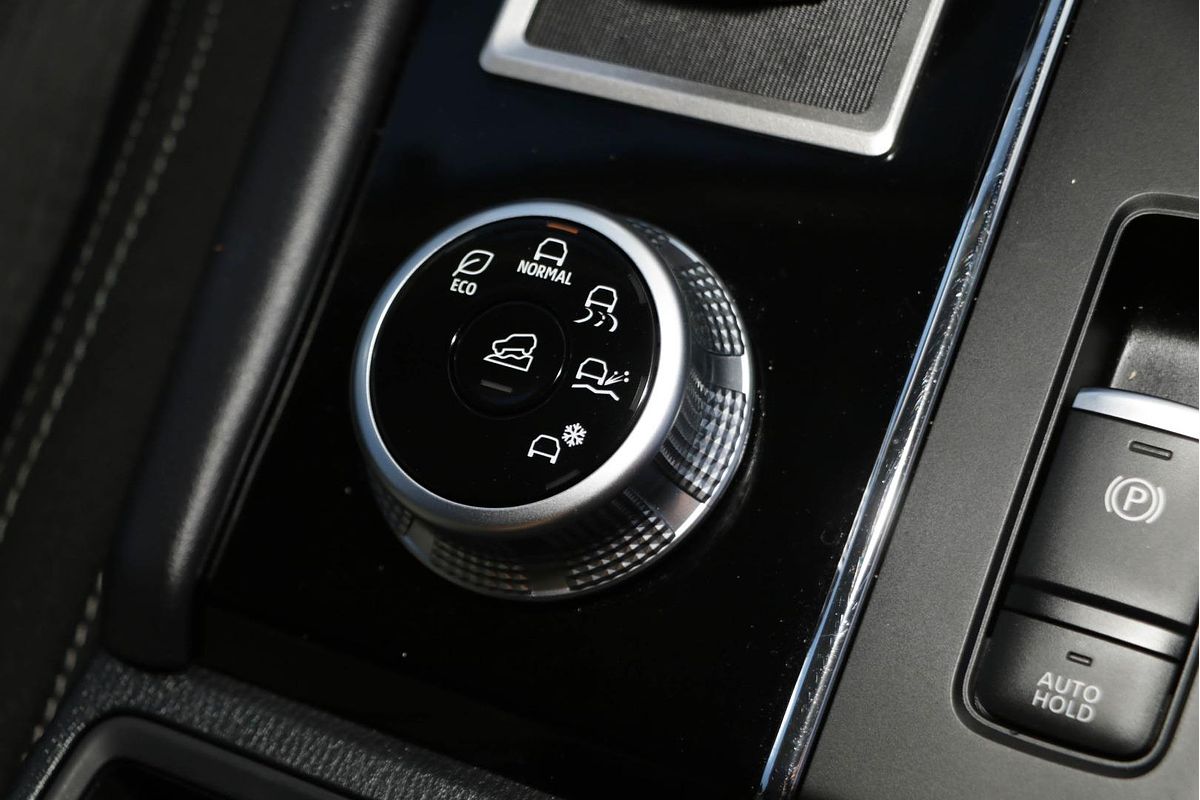 2023 Mitsubishi Outlander ES ZM