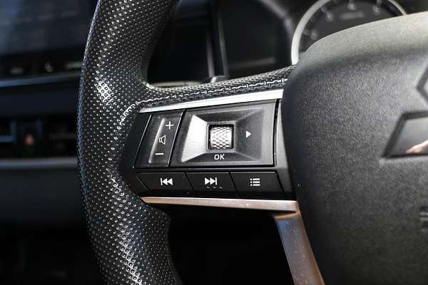 2023 Mitsubishi Outlander ES ZM