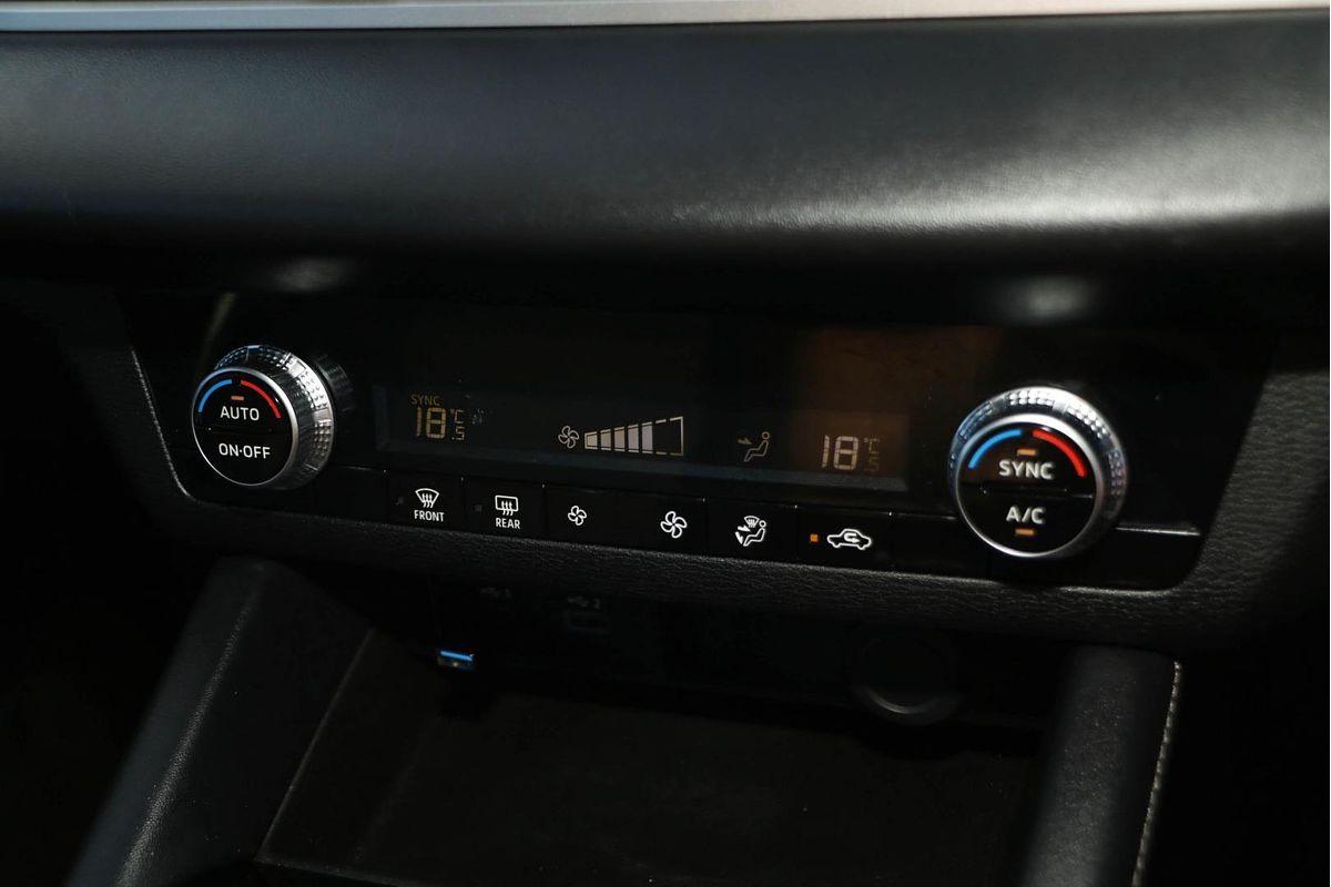 2023 Mitsubishi Outlander ES ZM