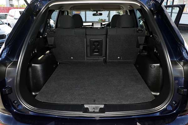 2023 Mitsubishi Outlander ES ZM