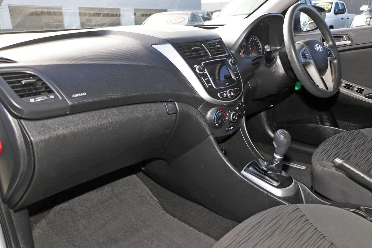 2016 Hyundai Accent Active RB3