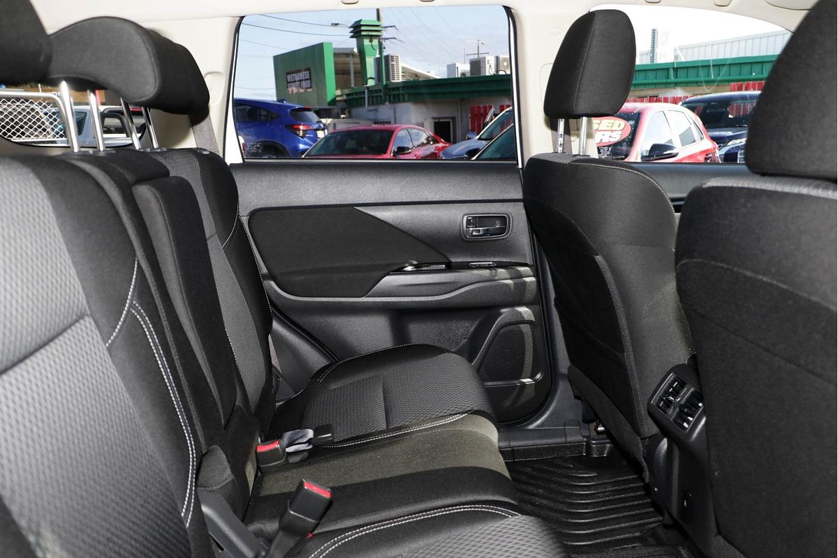 2019 Mitsubishi Outlander PHEV ES ADAS ZL