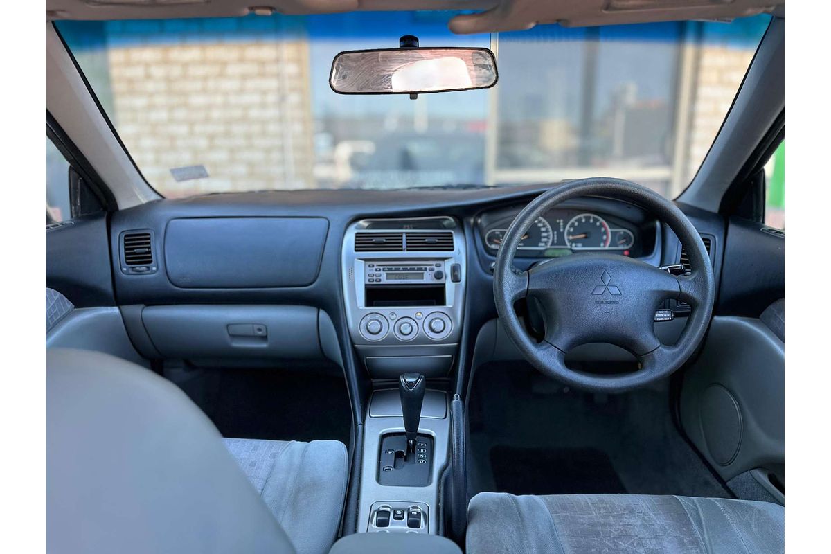 2005 Mitsubishi Magna ES TW