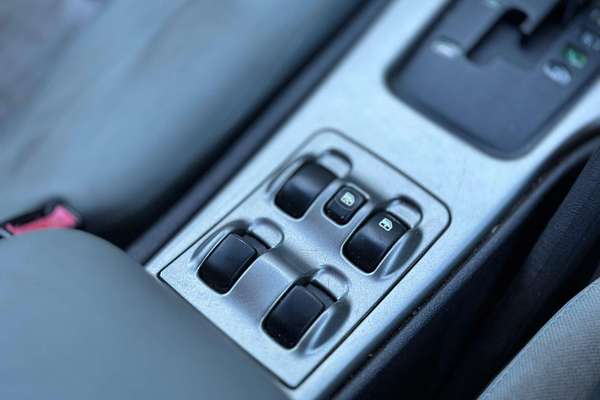 2005 Mitsubishi Magna ES TW