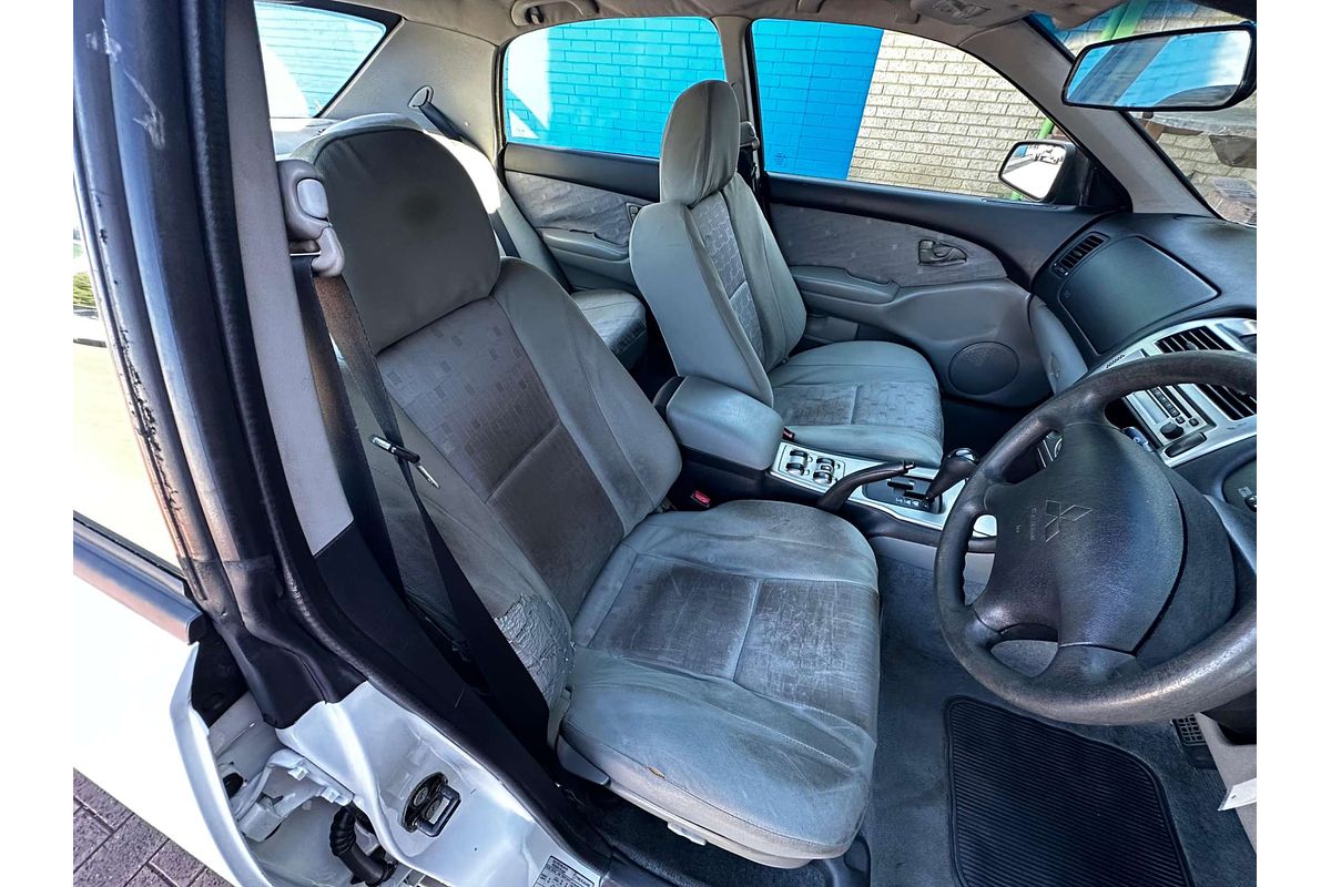 2005 Mitsubishi Magna ES TW
