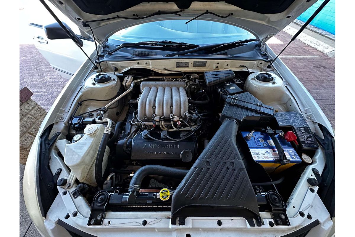 2005 Mitsubishi Magna ES TW