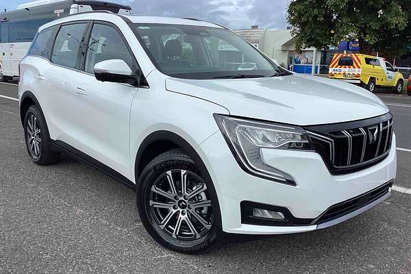 2025 Mahindra XUV700 AX7L