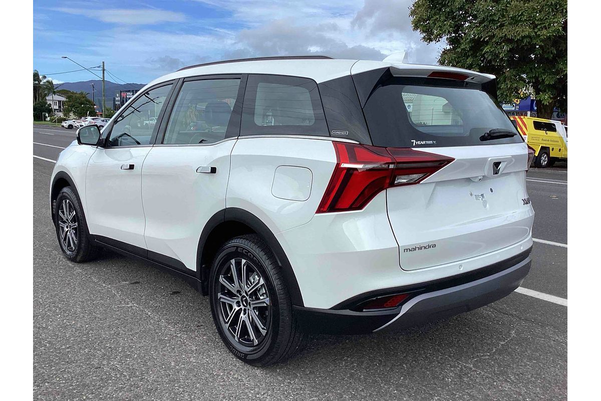 2025 Mahindra XUV700 AX7L