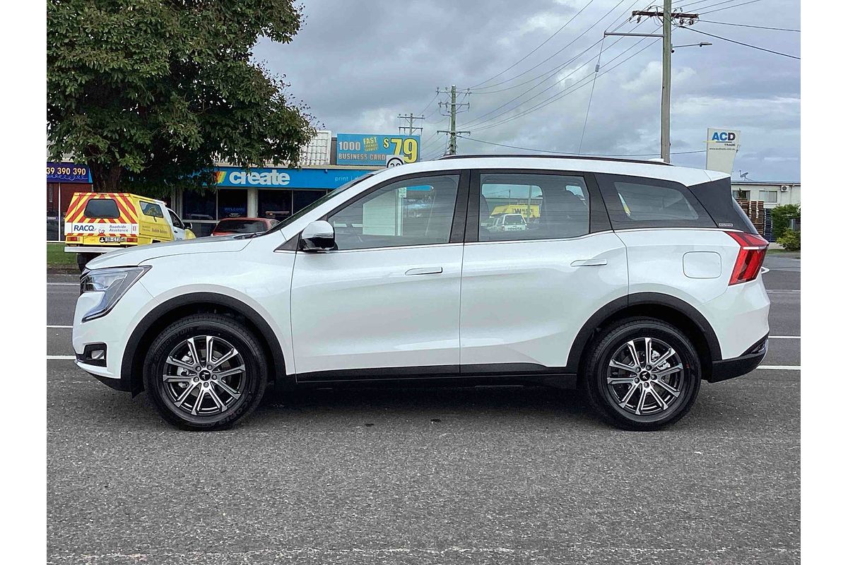 2025 Mahindra XUV700 AX7L