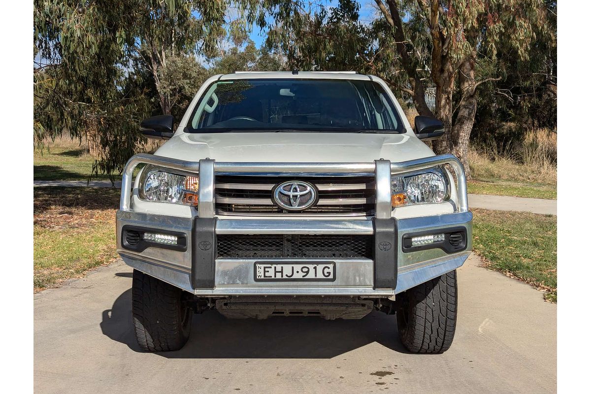 2017 Toyota Hilux SR GUN126R 4X4