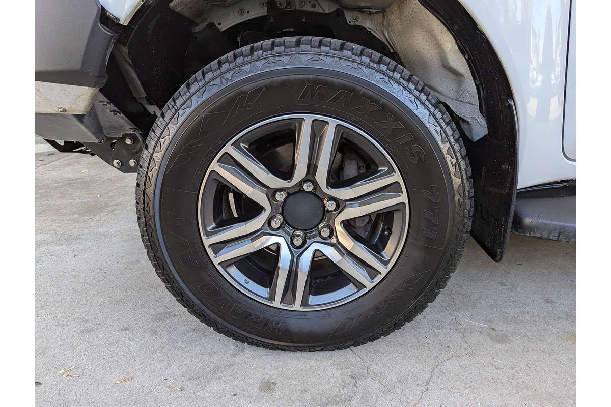 2017 Toyota Hilux SR GUN126R 4X4