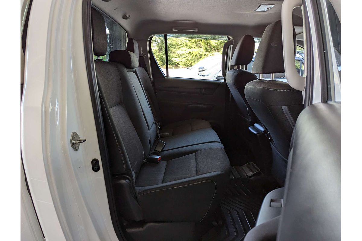 2017 Toyota Hilux SR GUN126R 4X4