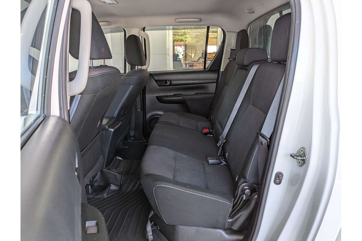 2017 Toyota Hilux SR GUN126R 4X4