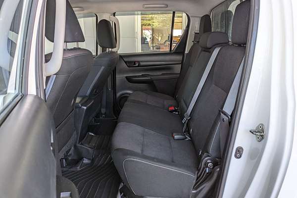 2017 Toyota Hilux SR GUN126R 4X4