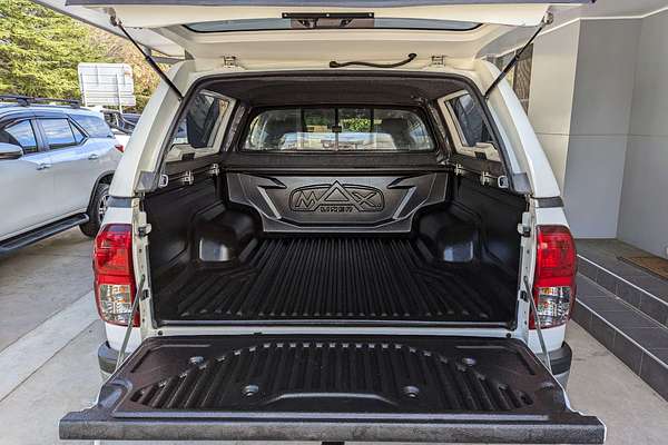 2017 Toyota Hilux SR GUN126R 4X4