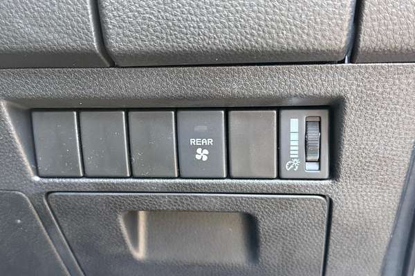 2025 Isuzu MU-X LS-M