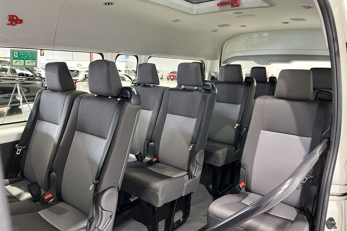 2022 Toyota Hiace Commuter GDH322R