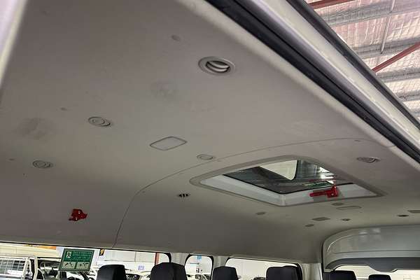 2022 Toyota Hiace Commuter GDH322R