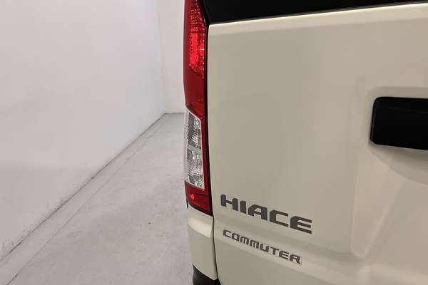 2022 Toyota Hiace Commuter GDH322R
