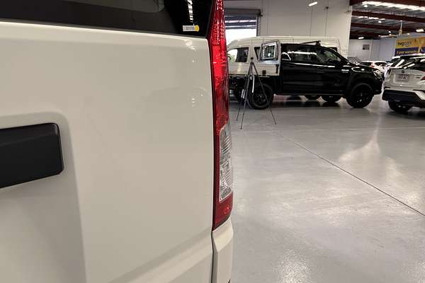 2022 Toyota Hiace Commuter GDH322R