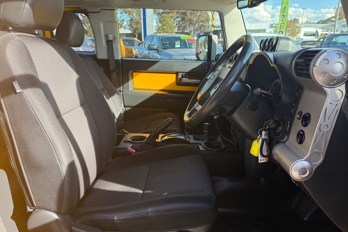 2012 Toyota FJ Cruiser GSJ15R
