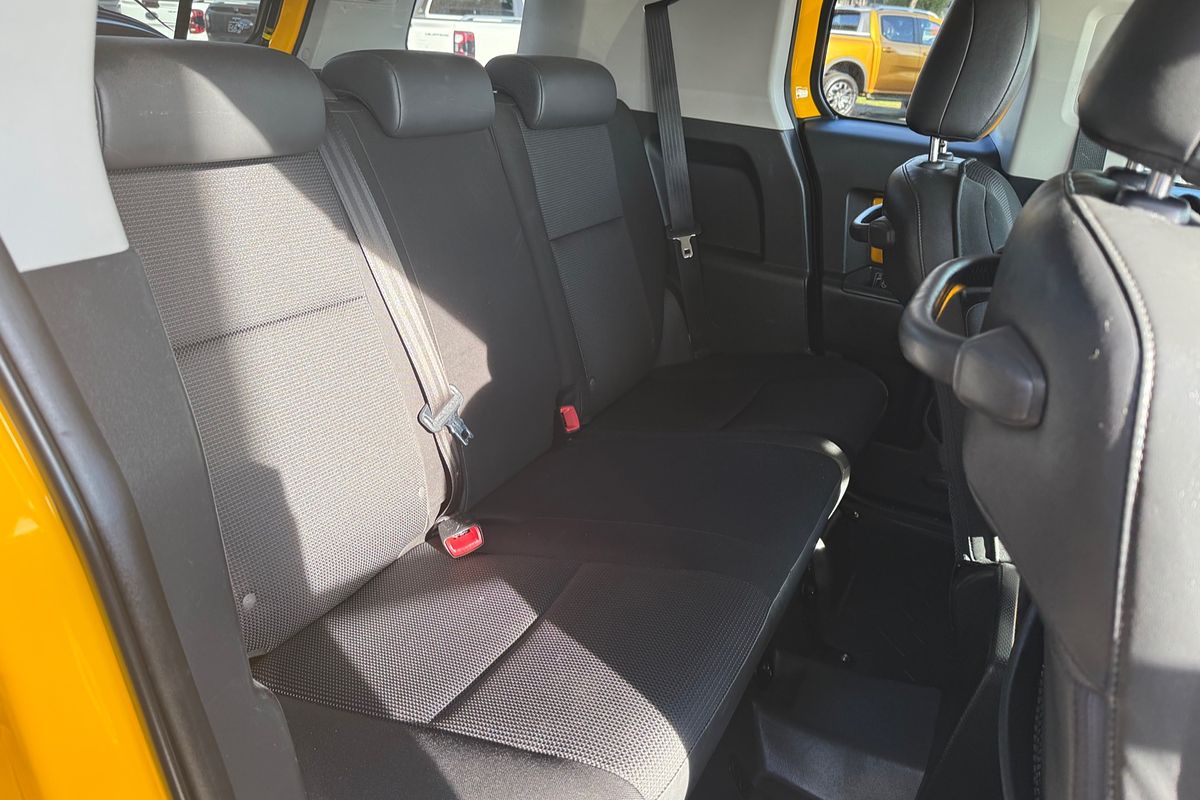 2012 Toyota FJ Cruiser GSJ15R