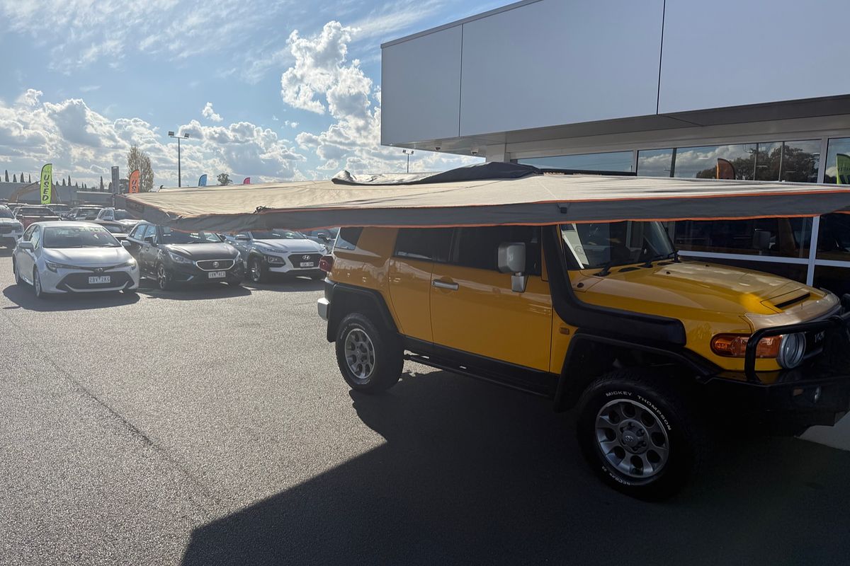 2012 Toyota FJ Cruiser GSJ15R