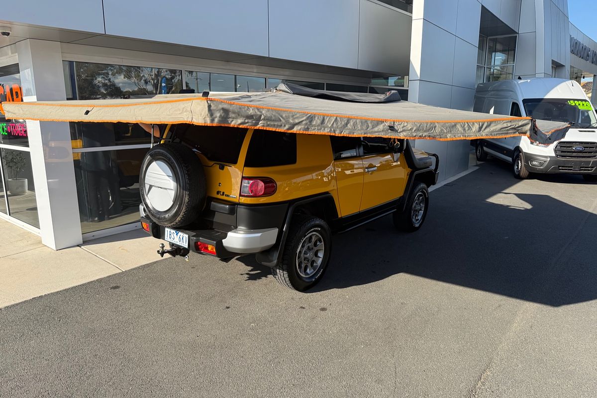 2012 Toyota FJ Cruiser GSJ15R
