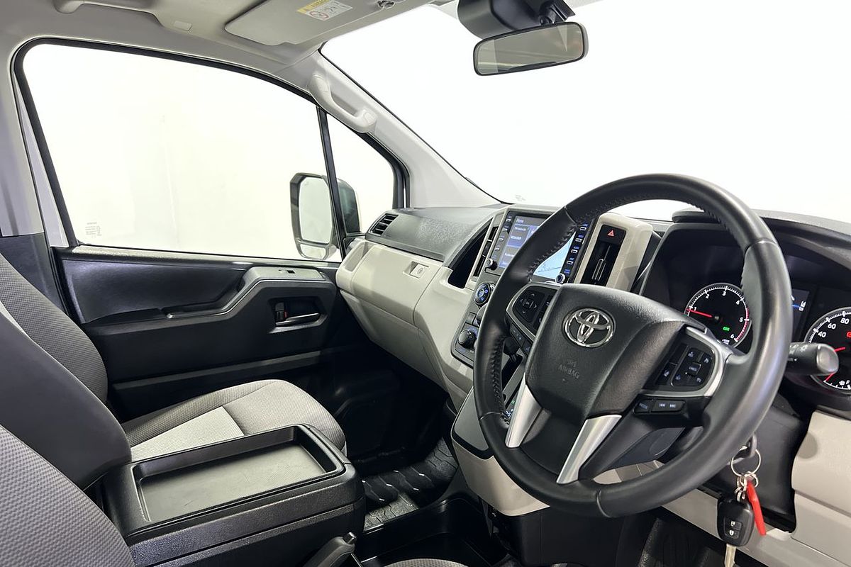 2023 Toyota Hiace Commuter GDH322R