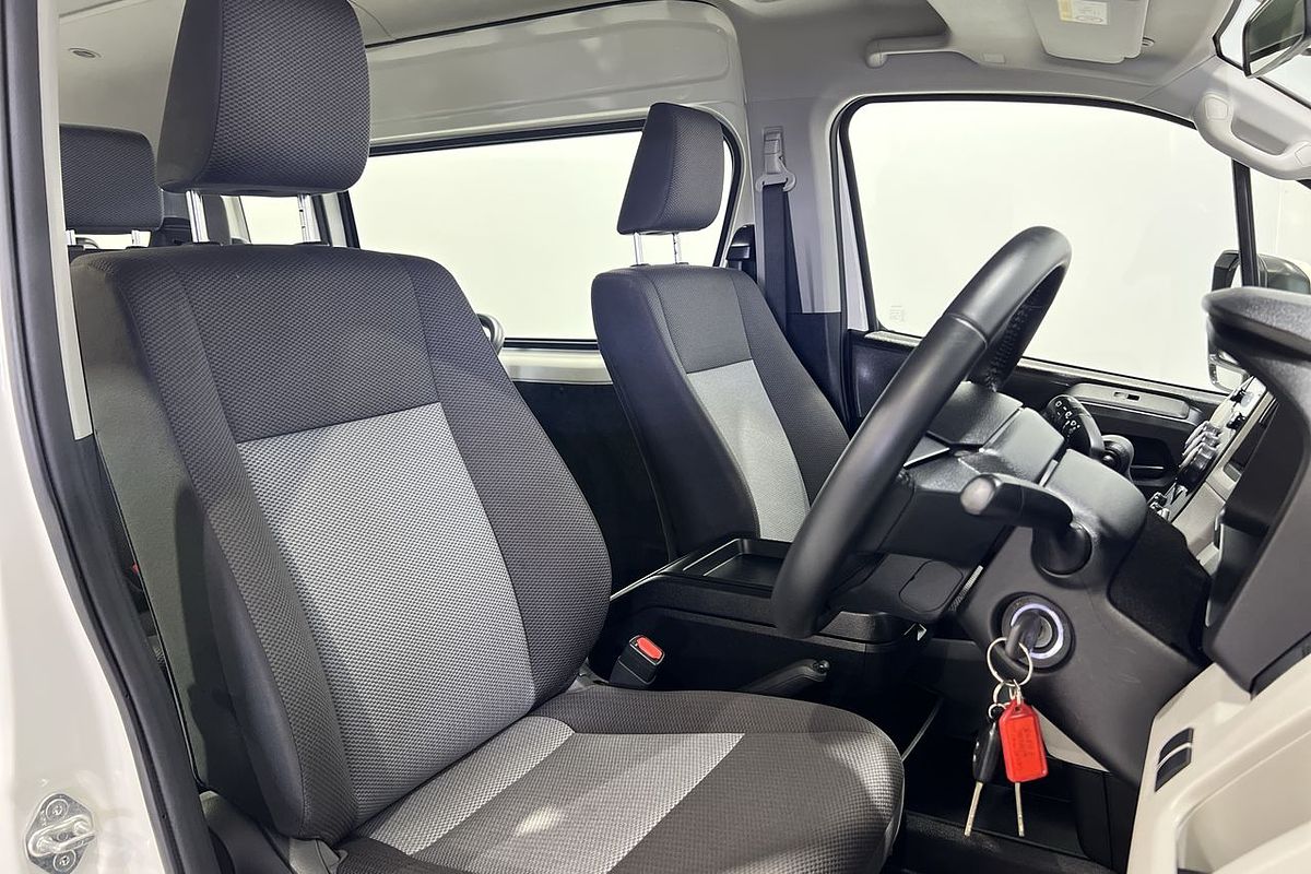 2023 Toyota Hiace Commuter GDH322R