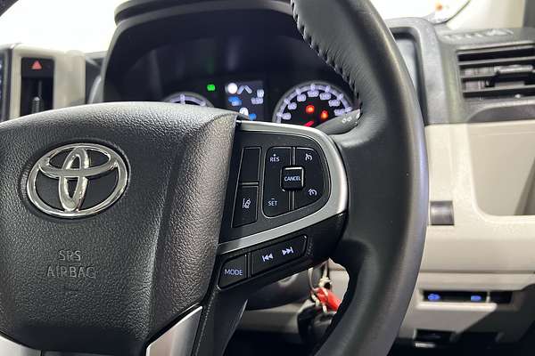 2023 Toyota Hiace Commuter GDH322R