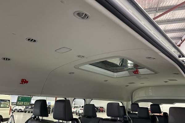 2023 Toyota Hiace Commuter GDH322R