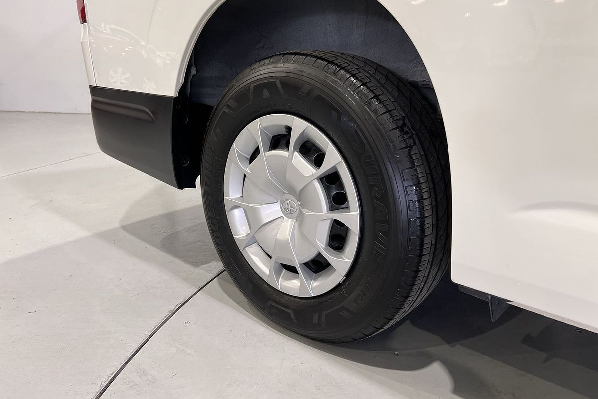 2023 Toyota Hiace Commuter GDH322R