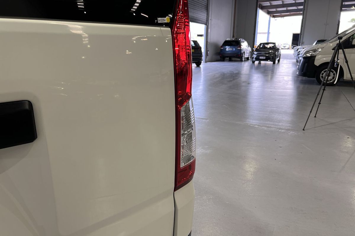 2023 Toyota Hiace Commuter GDH322R