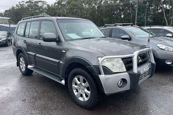 2013 Mitsubishi PAJERO GLX-R LWB (4x4) NW MY13