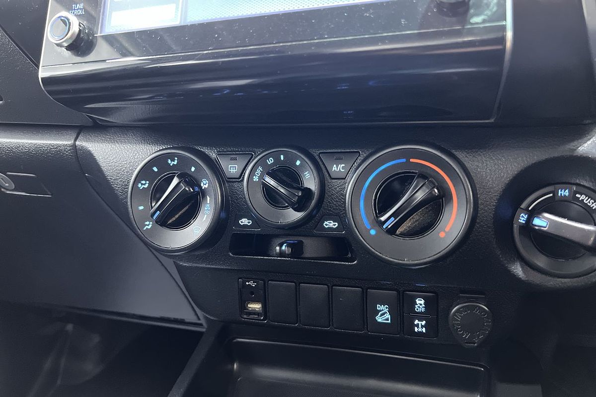 2020 Toyota Hilux SR GUN126R 4X4