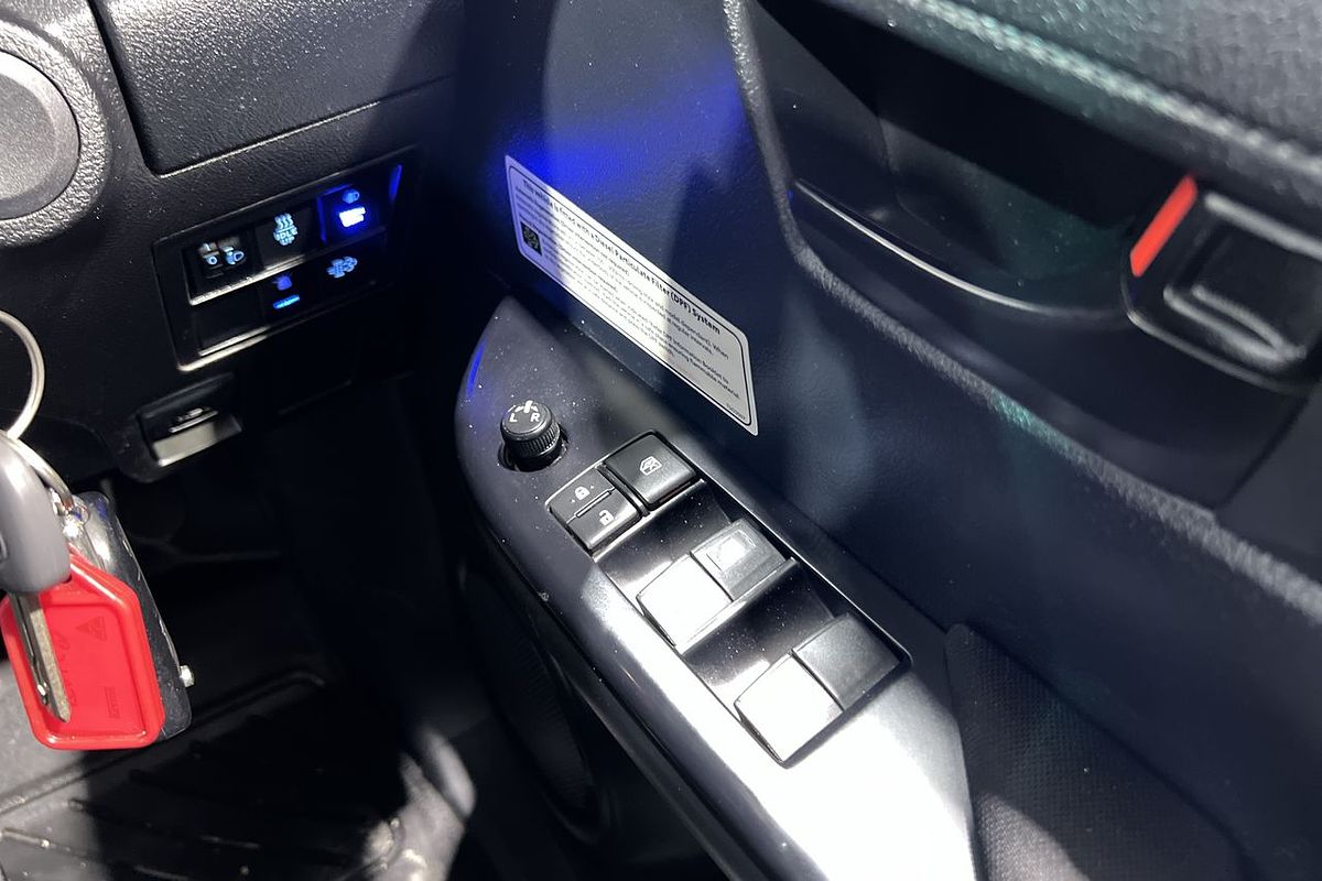 2020 Toyota Hilux SR GUN126R 4X4