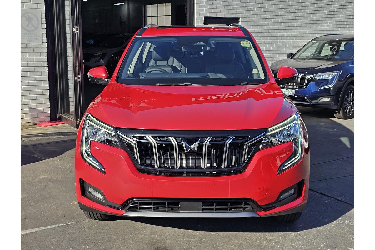2025 Mahindra XUV700 AX7L