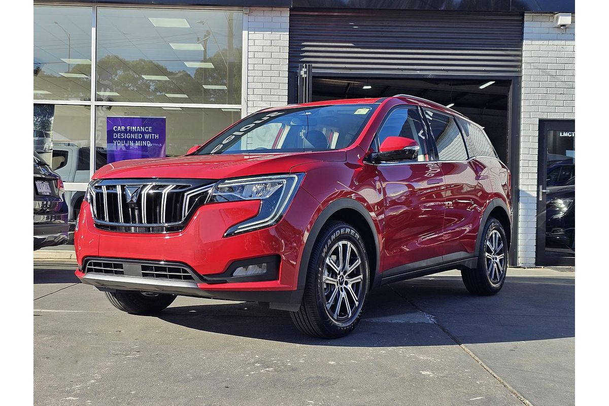 2025 Mahindra XUV700 AX7L