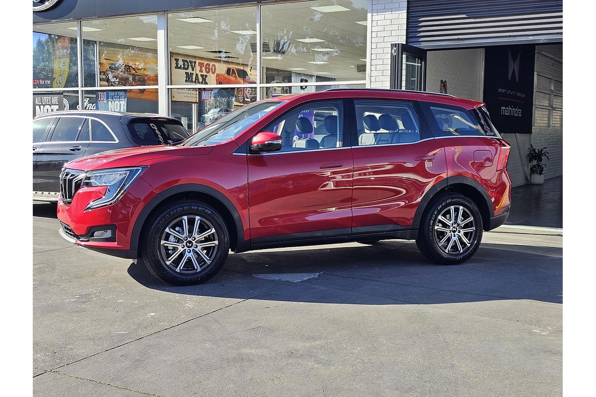 2025 Mahindra XUV700 AX7L