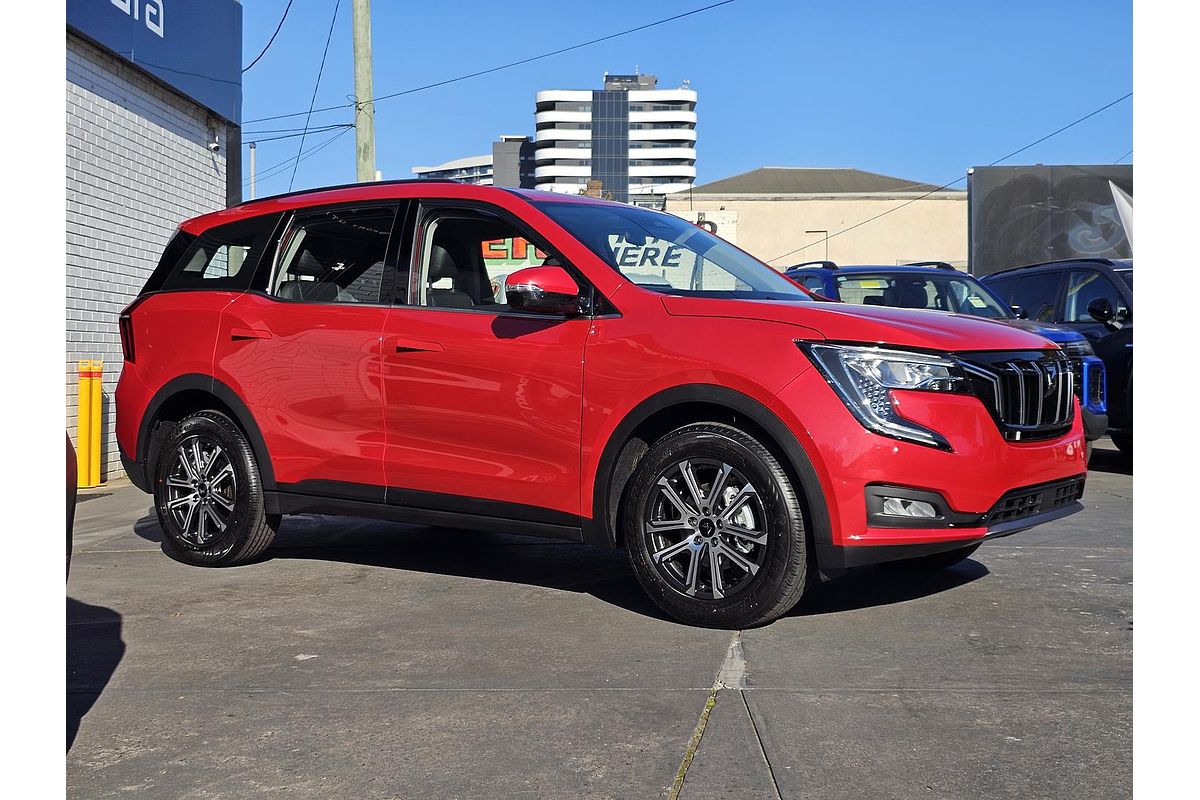 2025 Mahindra XUV700 AX7L