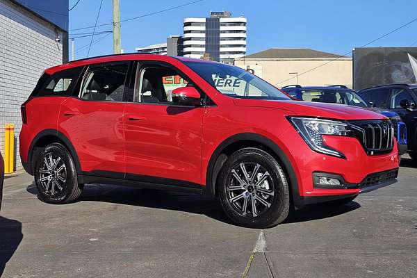 2025 Mahindra XUV700 AX7L