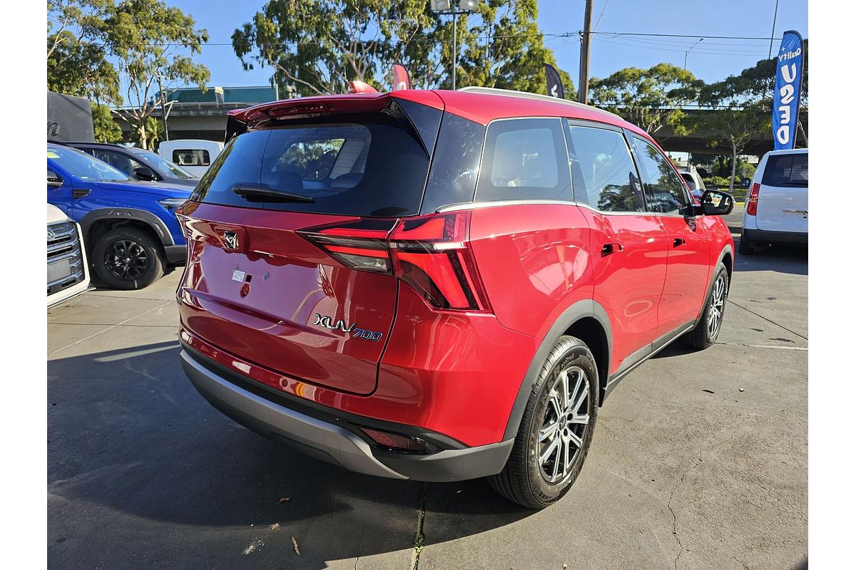 2025 Mahindra XUV700 AX7L