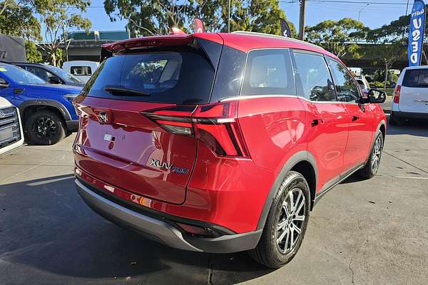 2025 Mahindra XUV700 AX7L