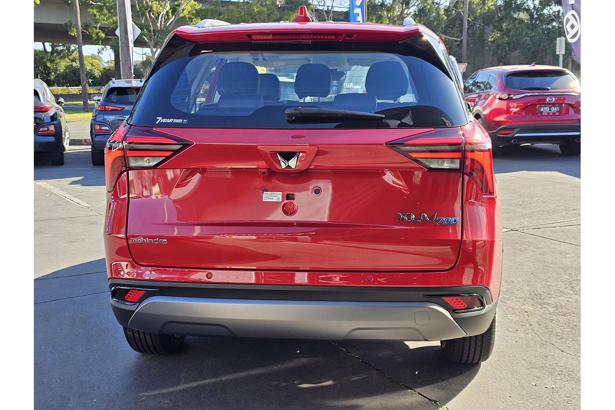 2025 Mahindra XUV700 AX7L